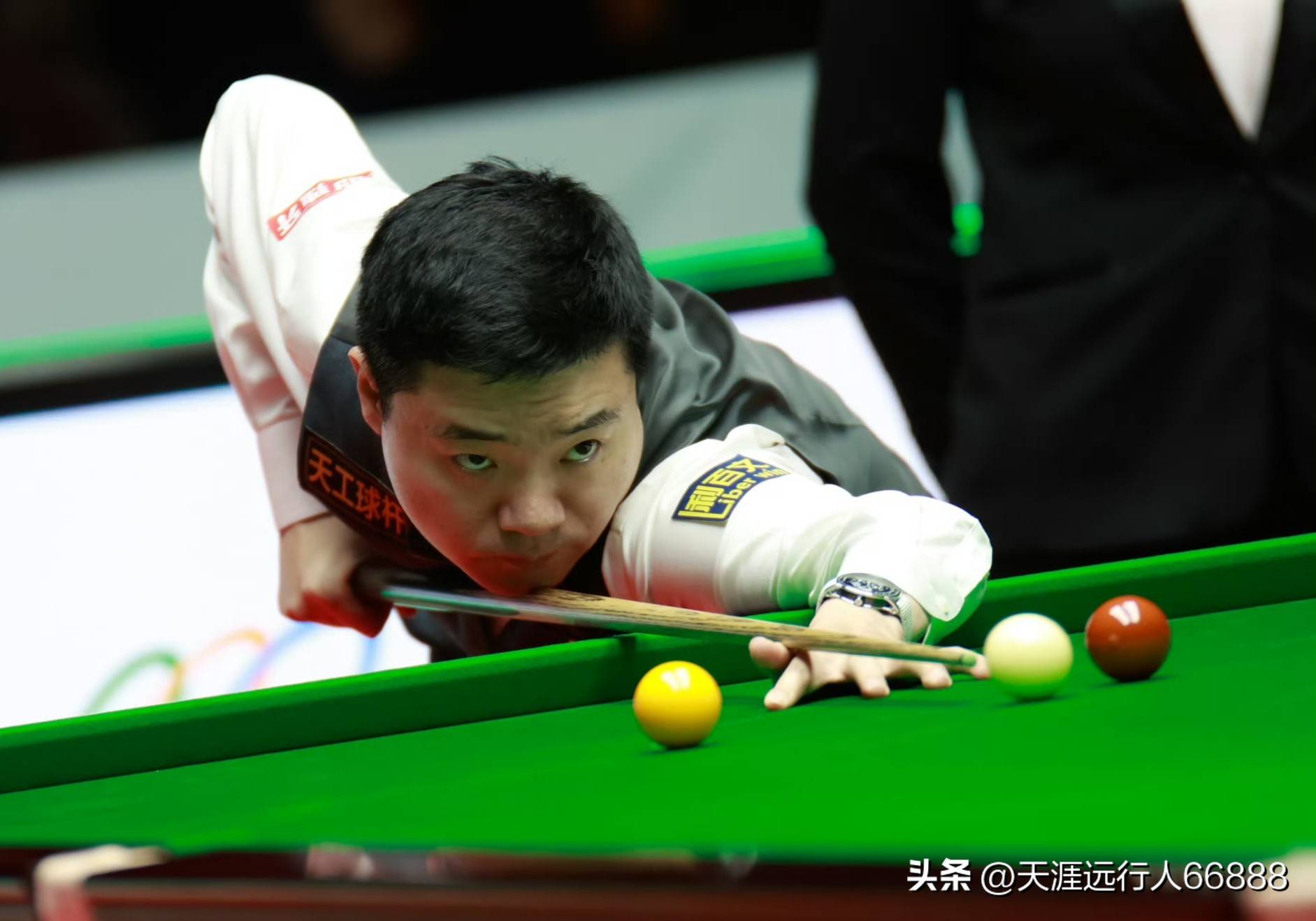 更因为他在 更因为他在