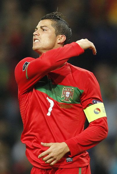 根据国际足 根据国际足