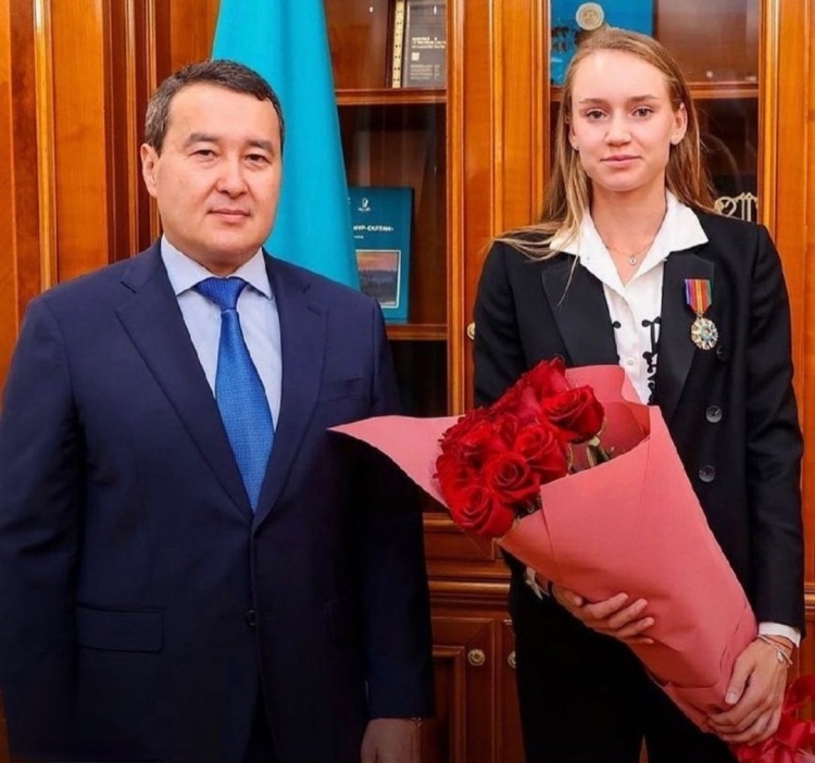 甲还是在国 甲还是在国