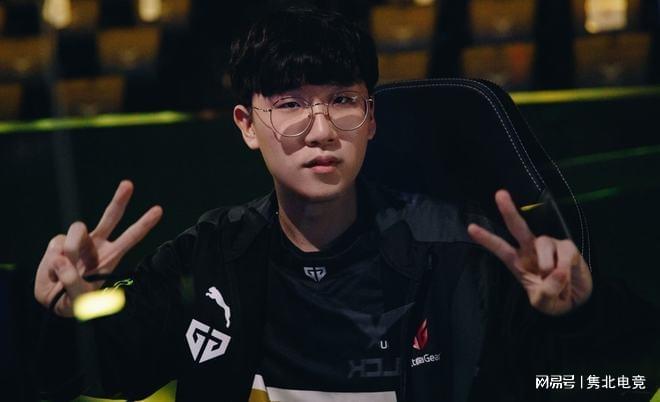 足球中尤为 足球中尤为